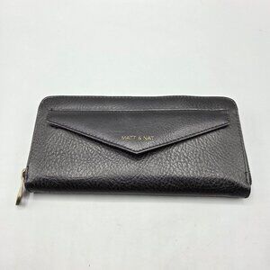 Matt & Nat Black Faux Leather Envelope Wallet